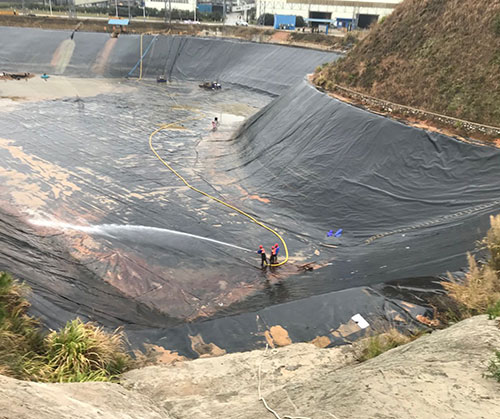 光山废水池清理